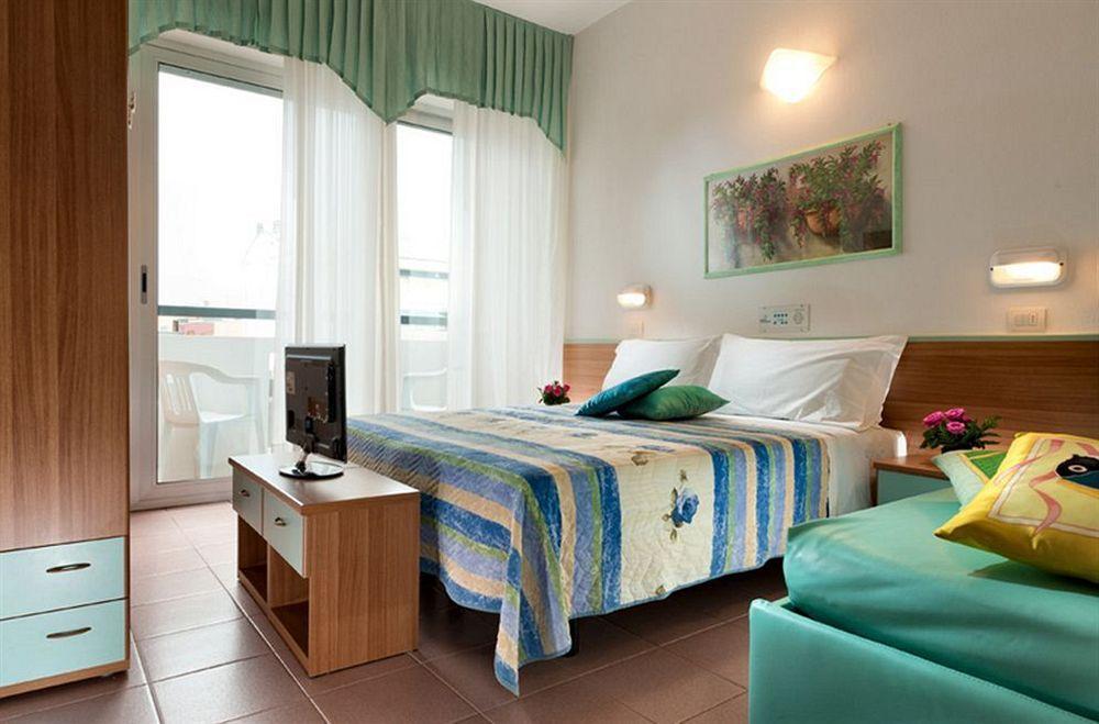 Hotel Napoleon Cattolica Exterior photo